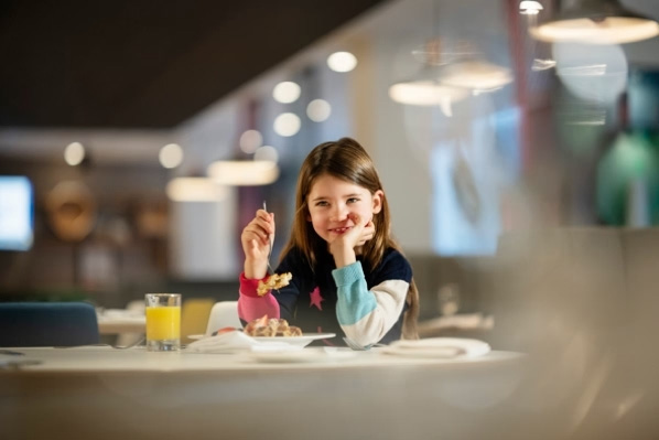 Holiday-Inn-Chelsea-Gypsy-Rose-Bistro-Kids-eat-free